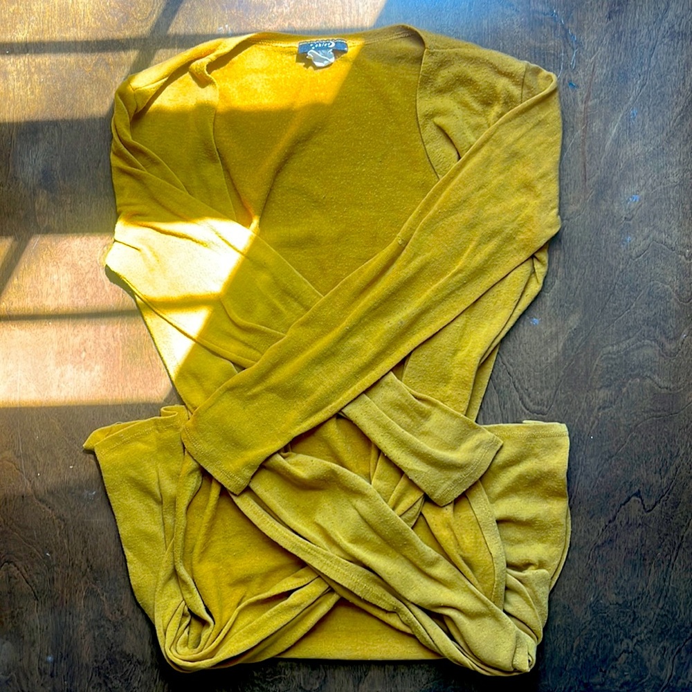 Yellow Pull over